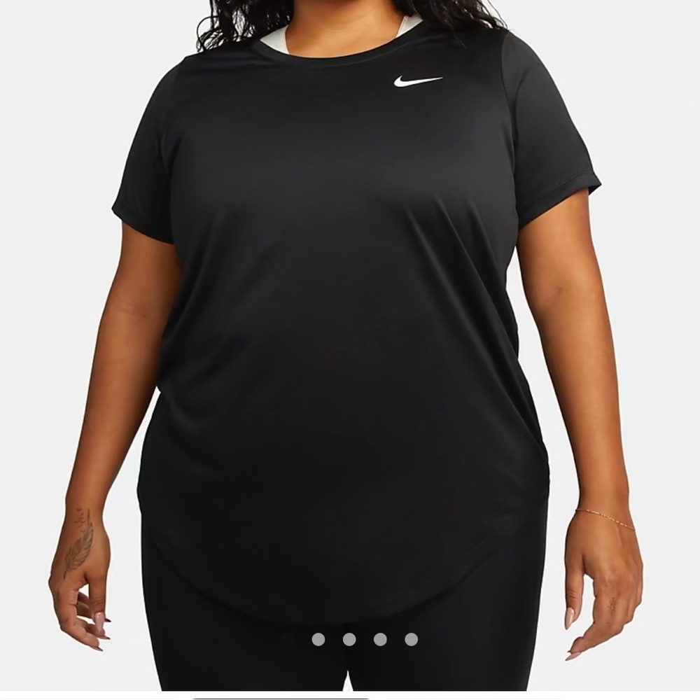 Nike Women's Black Short Sleeve Tee 3XL